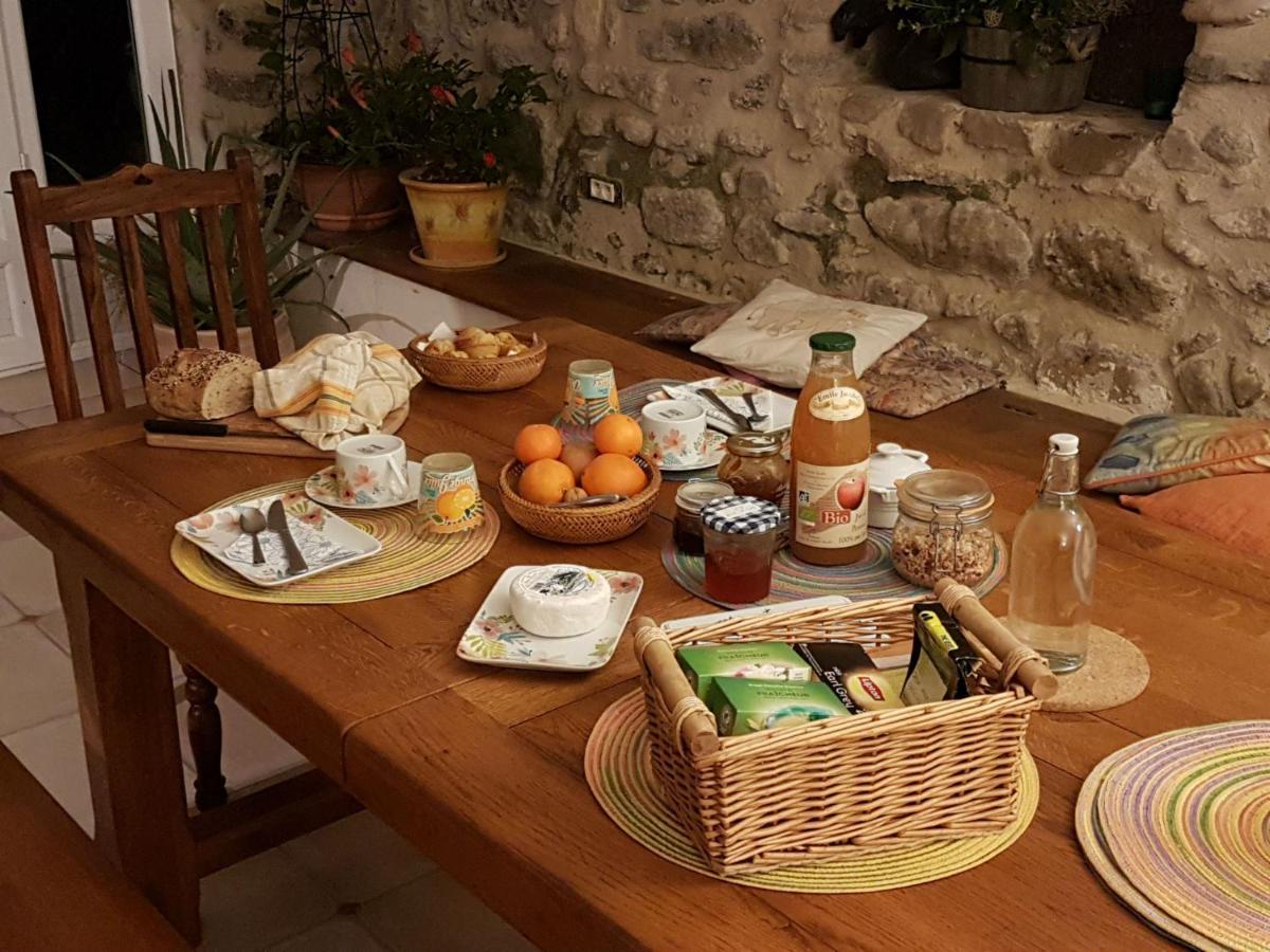 Bed and Breakfast L'Attrape Reve Saint-Vincent-de-Barres Esterno foto