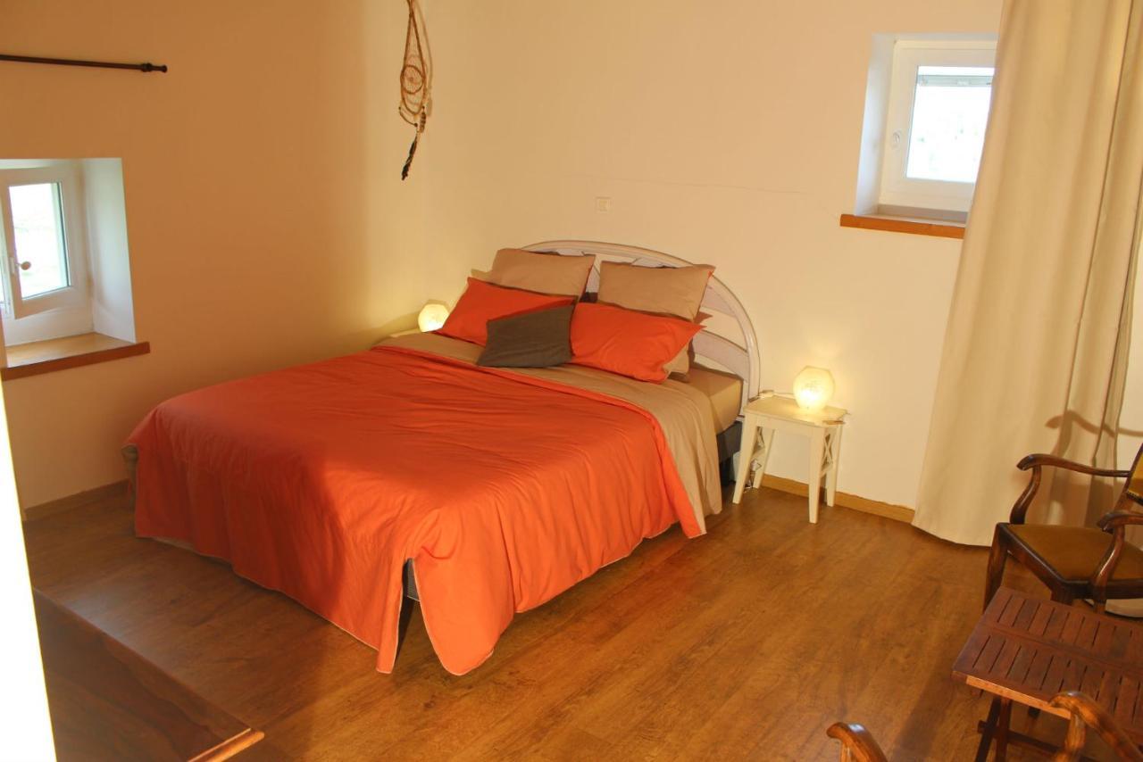 Bed and Breakfast L'Attrape Reve Saint-Vincent-de-Barres Esterno foto