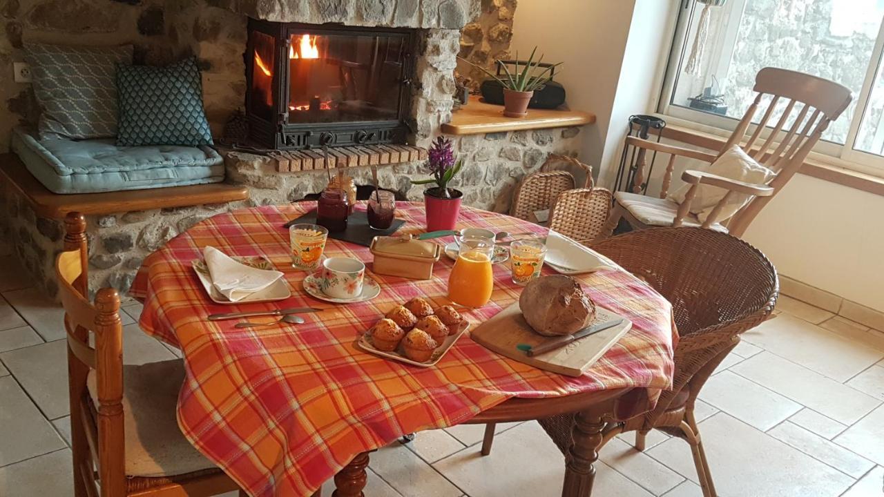 Bed and Breakfast L'Attrape Reve Saint-Vincent-de-Barres Esterno foto