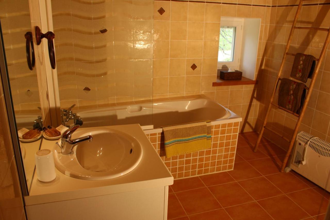 Bed and Breakfast L'Attrape Reve Saint-Vincent-de-Barres Esterno foto
